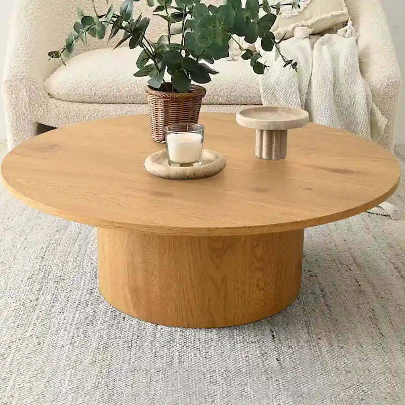 Table basse ronde de 40 po en bois massif avec piédestal et base sculpturale pour salon