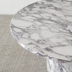 Table basse ronde de 40 po en bois massif avec piédestal et base sculpturale pour salon