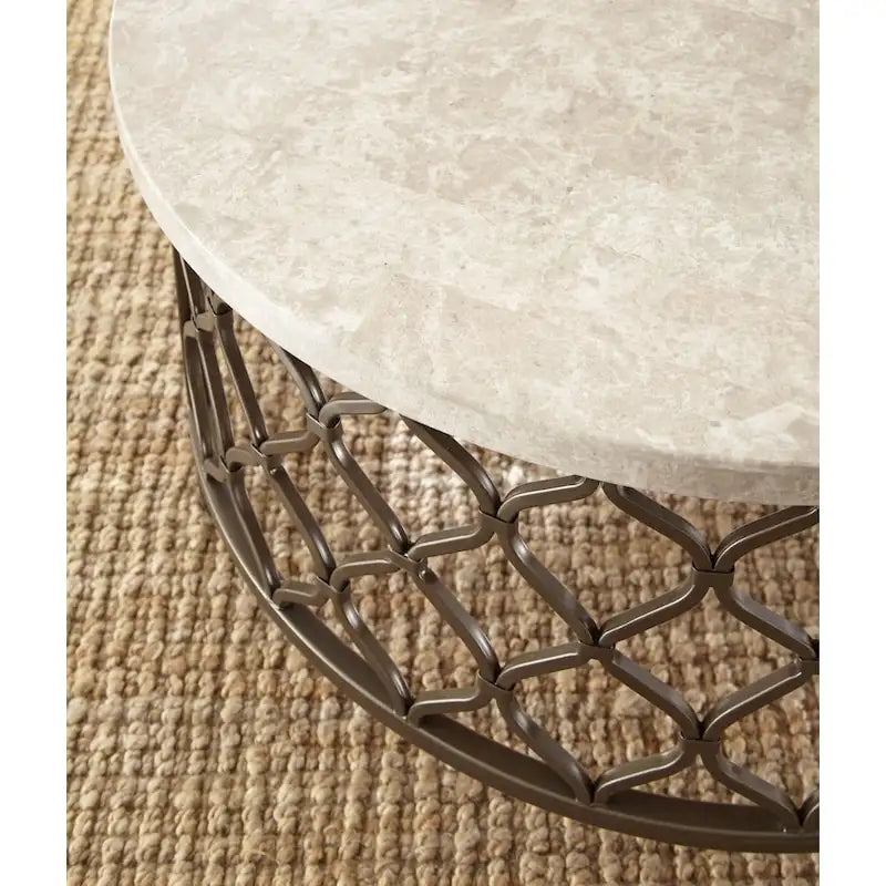 Table d'appoint ronde avec plateau en pierre et piètement en métal pour salon ou chambre moderne