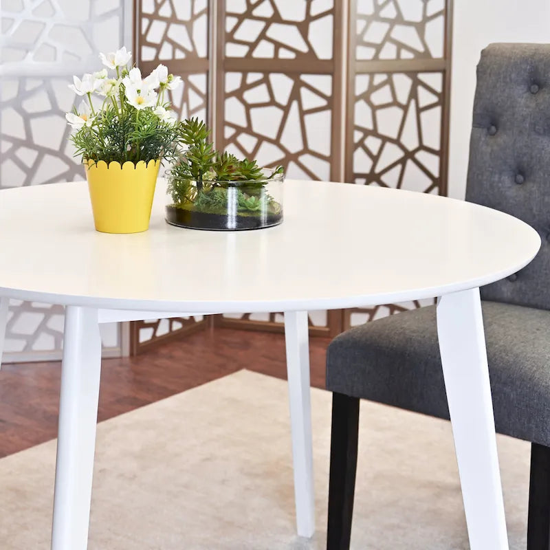 Table à manger ronde blanche contemporaine avec piètement géométrique, 4 places, MDF et bois d'hévéa